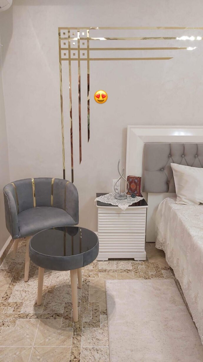 Chaise avec doré