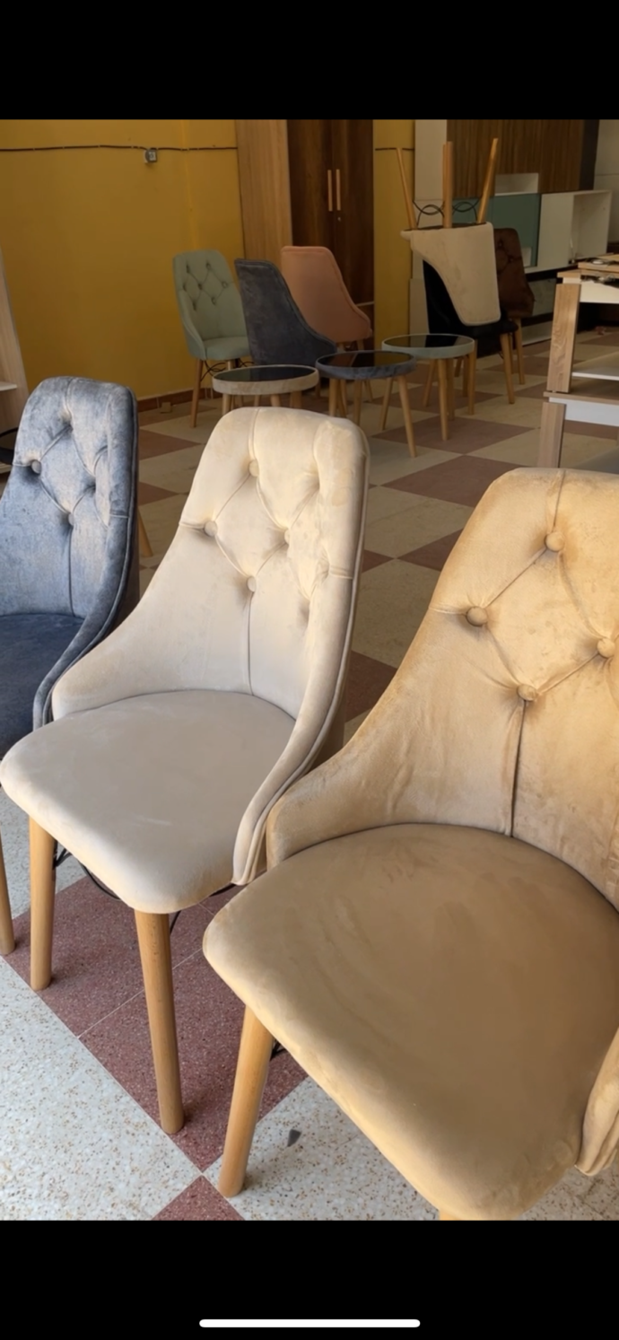 Chaise capitonnée